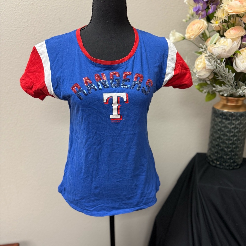 Genuine Merchandise by Gen2 Texas Rangers Juniors Blue and Red Tee. Size Large